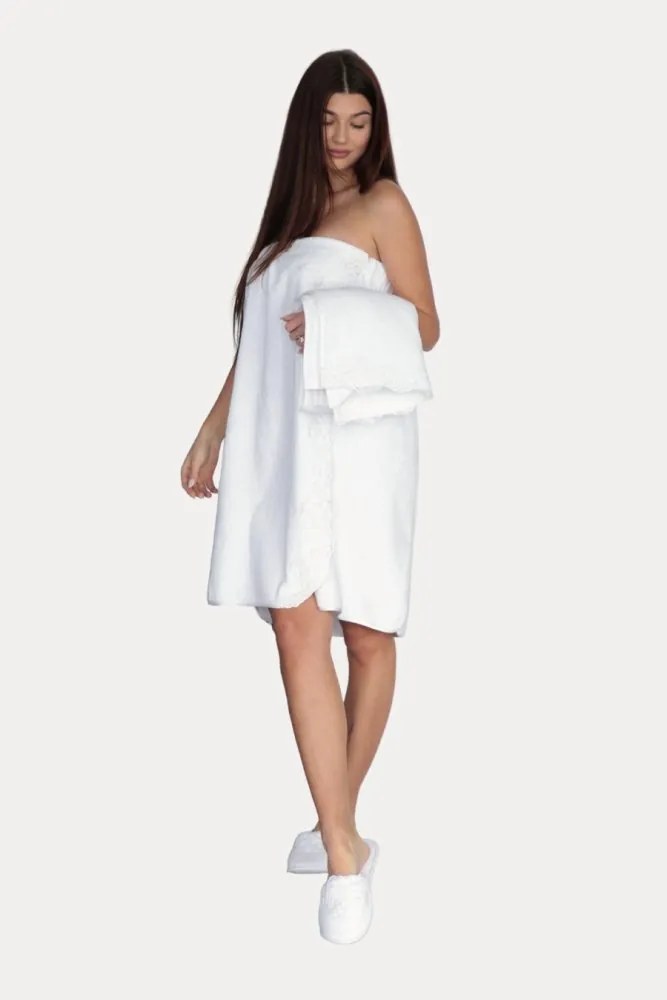 LIA szlafrok do sauny w ozdobnym pudełku, 3 szt. Rozmiar uniwersalny + ręcznik + kapcie 40/42 Biały