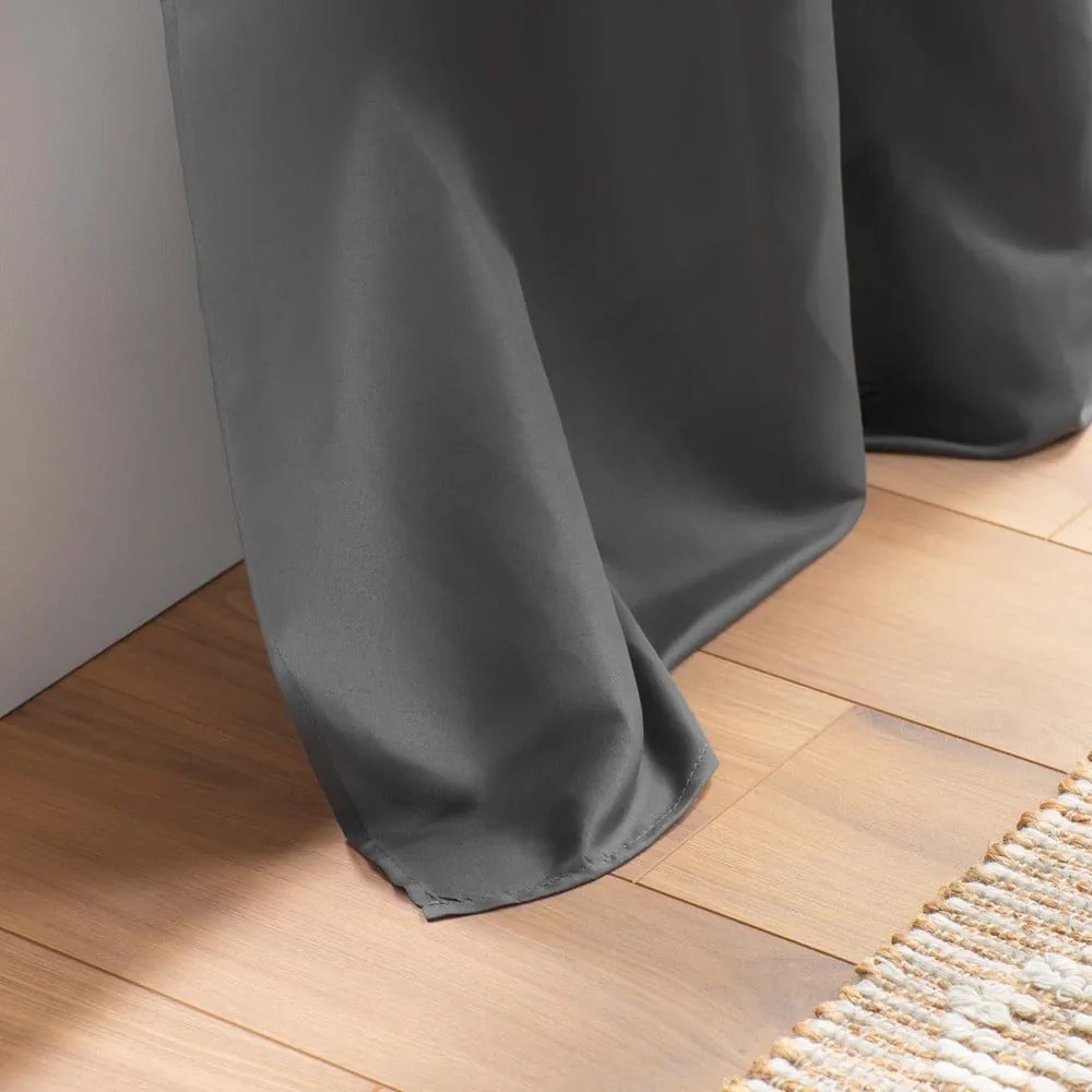 Antracytowa zasłona z mikrowłókna 140x280 cm Absolu – douceur d'intérieur