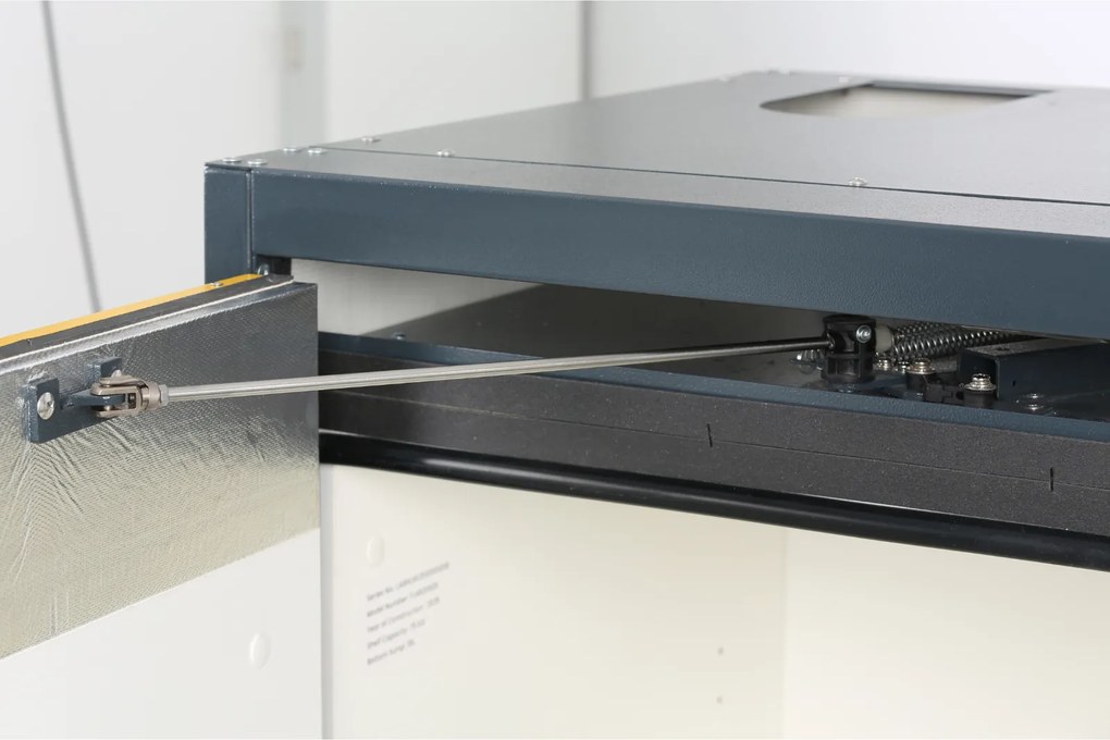 Szafa przeciwpożarowa na substancje niebezpieczne, typ 30, 1200 × 615 × 1950 mm, dwudrzwiowa