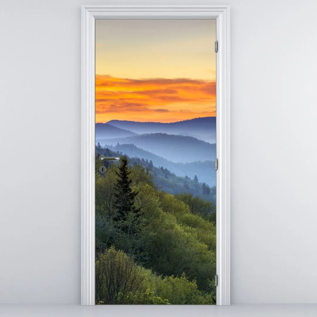 Fototapeta na drzwi - Czewrone chmury w górach (95x205cm)