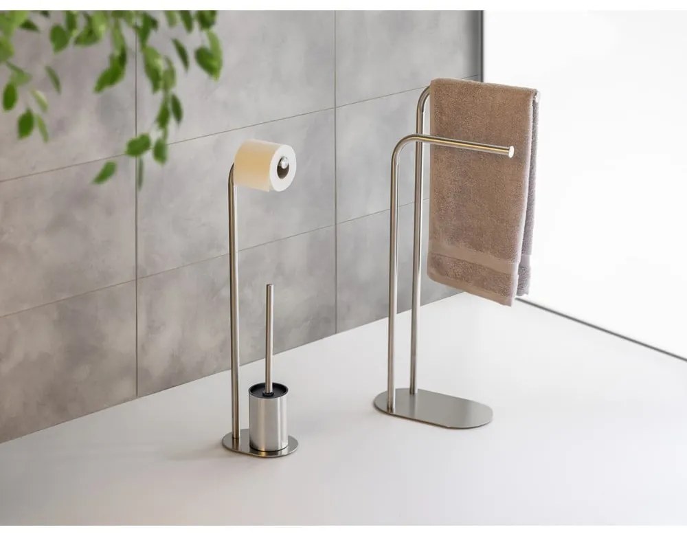 Stojak na papier toaletowy ze szczotką ze stali nierdzewnej w kolorze matowego srebra Levante – Wenko