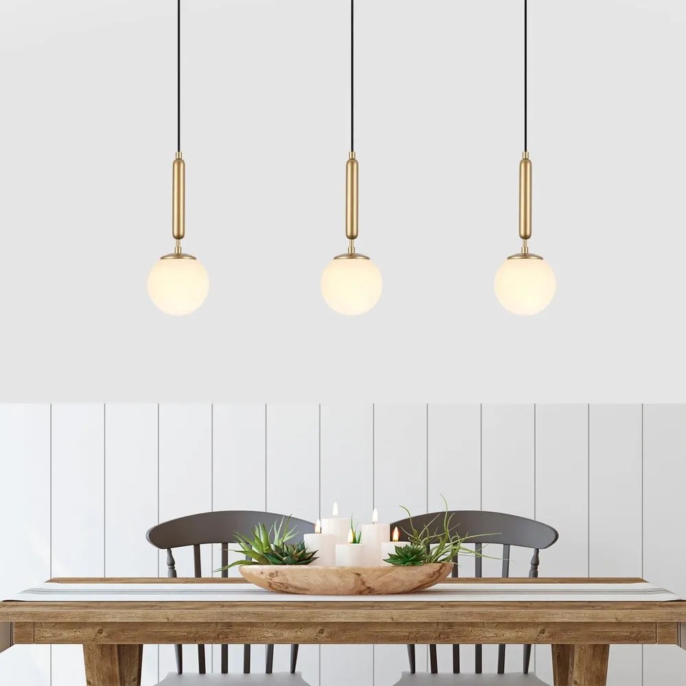 Biała/w kolorze mosiądzu lampa wisząca ze szklanym kloszem ø 15 cm King – Opviq lights