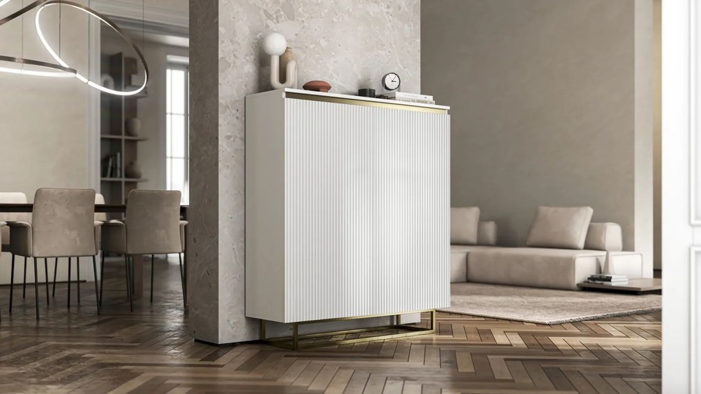Wysoka komoda ryflowana Selene 2D3SZ, biała na złotych płozach