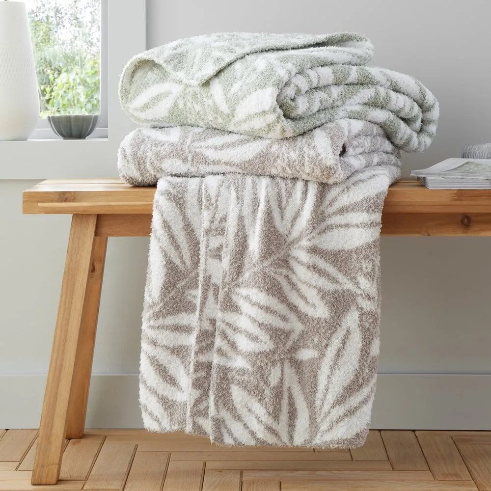 Zielony koc z mikropluszu 130x170 cm Sorrel Leaves – Catherine Lansfield