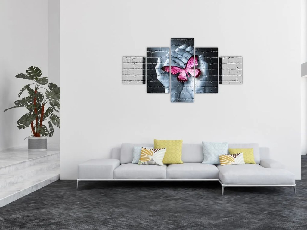 Obraz - Różowy motyl w ścianie (125x70 cm)