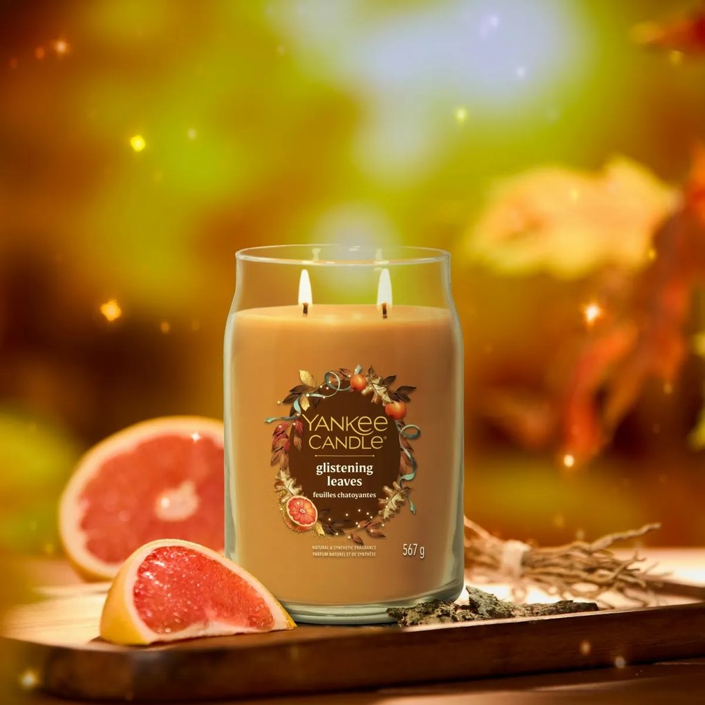Yankee Candle Duża świeca zapachowa Signature Glistening Leaves, 567 g, L