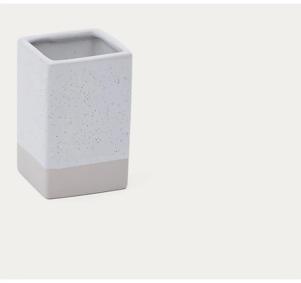 Kremowy ceramiczny kubek na szczoteczki do zębów Careli – Kave Home