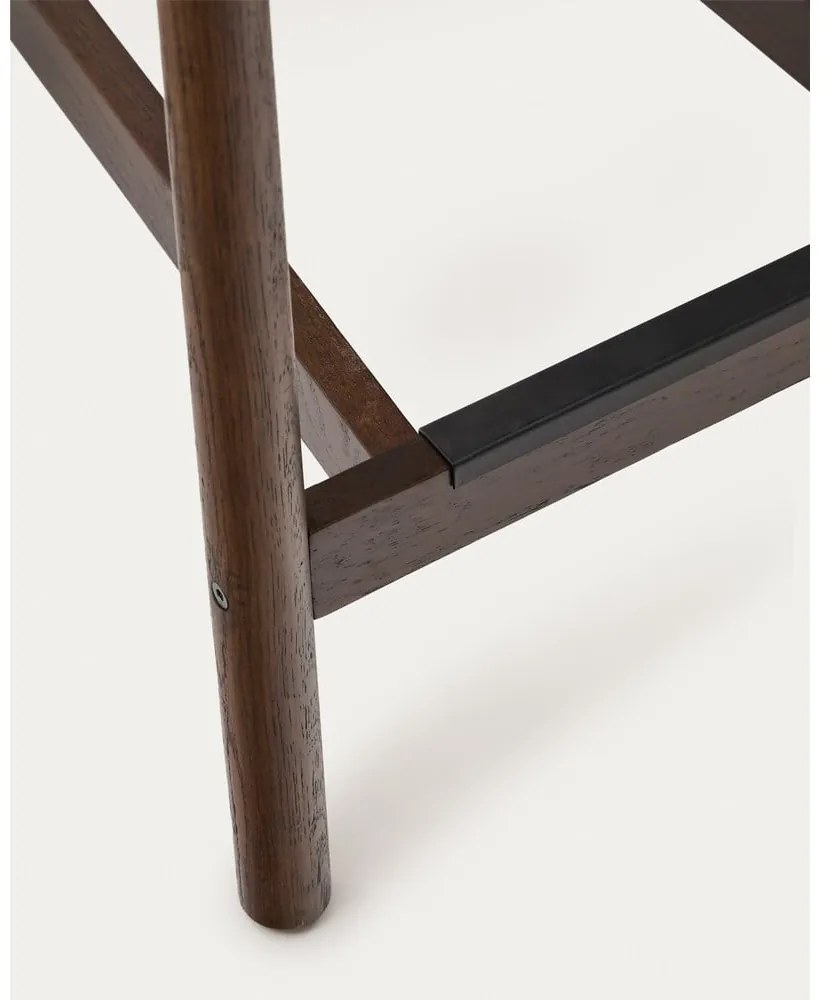 Brązowy hoker z litego drewna dębowego (wysokość siedziska 65 cm) Yalia – Kave Home