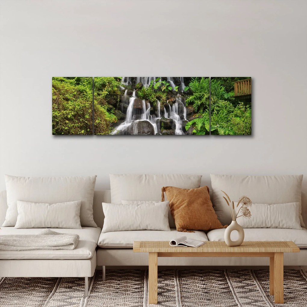 Obraz wodospadów w tropikalnym lesie (170x50 cm)