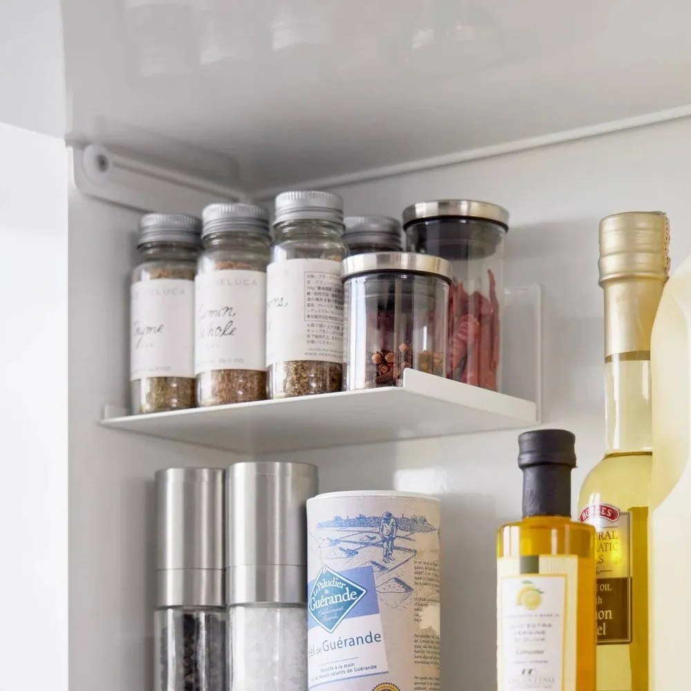 Metalowy organizer na przyprawy Tower – YAMAZAKI