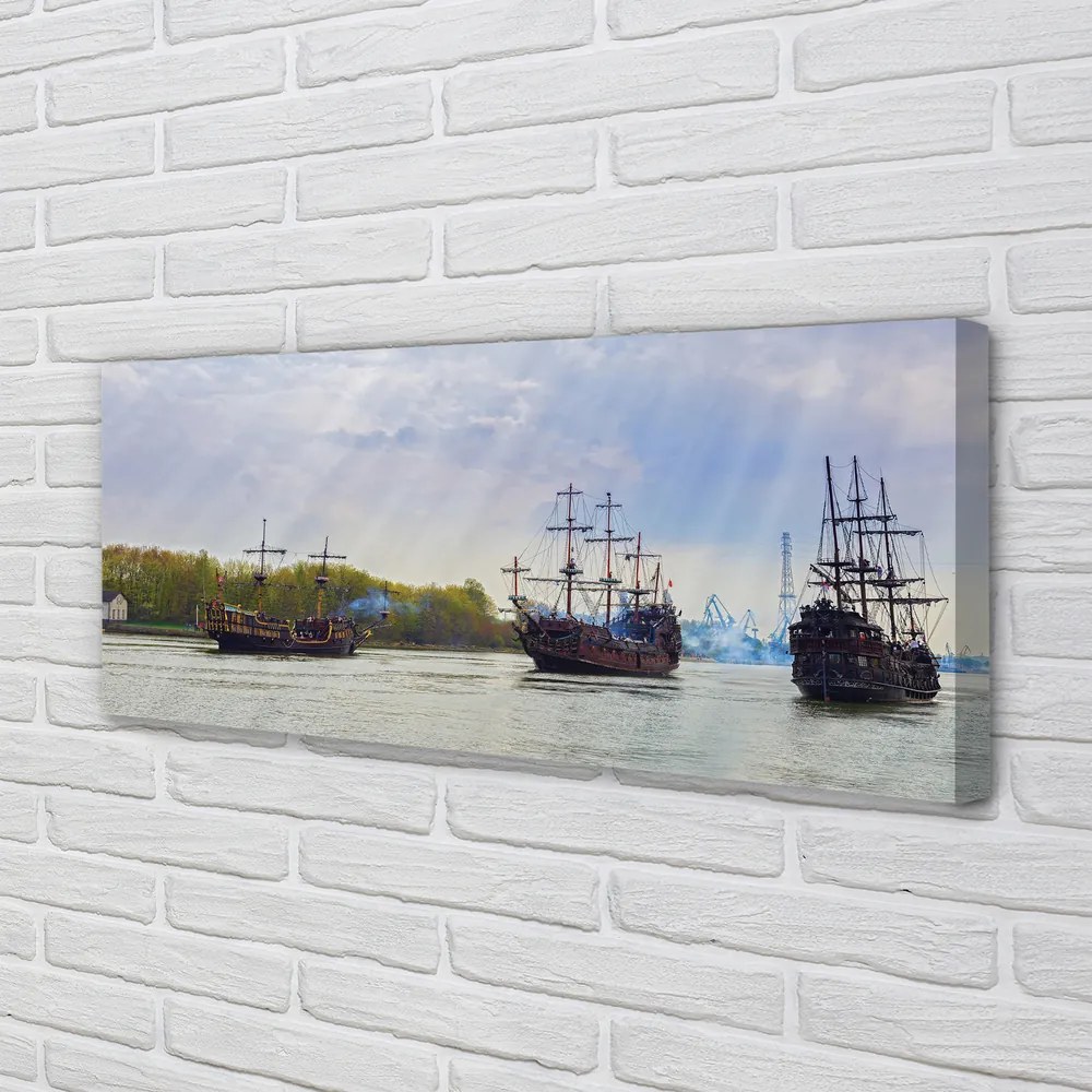 Obraz drukowany na płótnie Statki pod Błękitnym Niebem