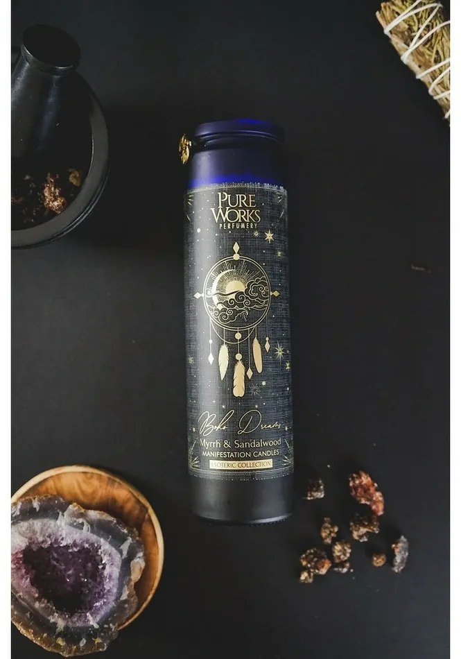 Organiczna świeca Arome Myrrh & andalwood 300 g w kolorowym wysokim szklanym słoju z frędzlami