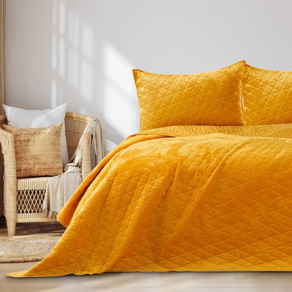 Żółta narzuta pikowana z aksamitu 170x210 cm Laila – AmeliaHome