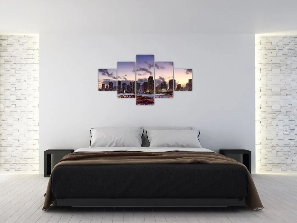 Obraz - wieżowce dużego miasta (125x70 cm)