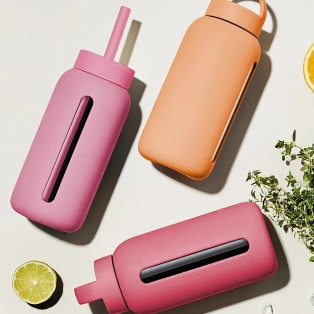 Silikonowa słomka z wieczkiem i szczoteczką w komplecie Flamingo Pink – Muuki