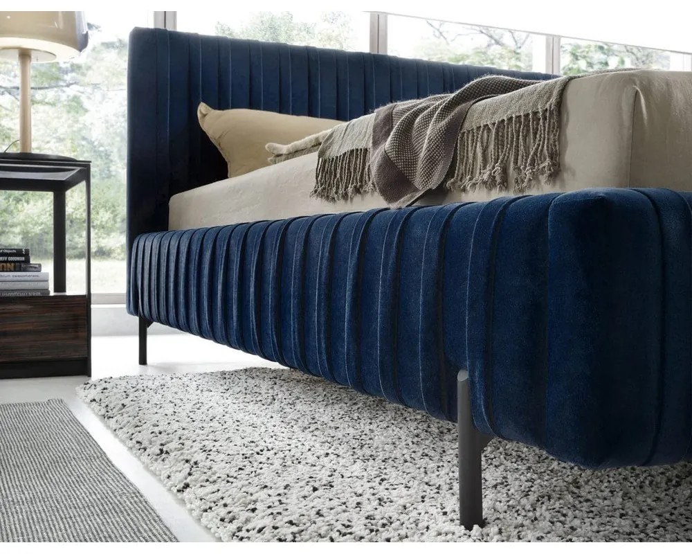 Ciemnoniebieskie tapicerowane łóżko dwuosobowe ze schowkiem ze stelażem 160x200 cm Plissa – ELTAP