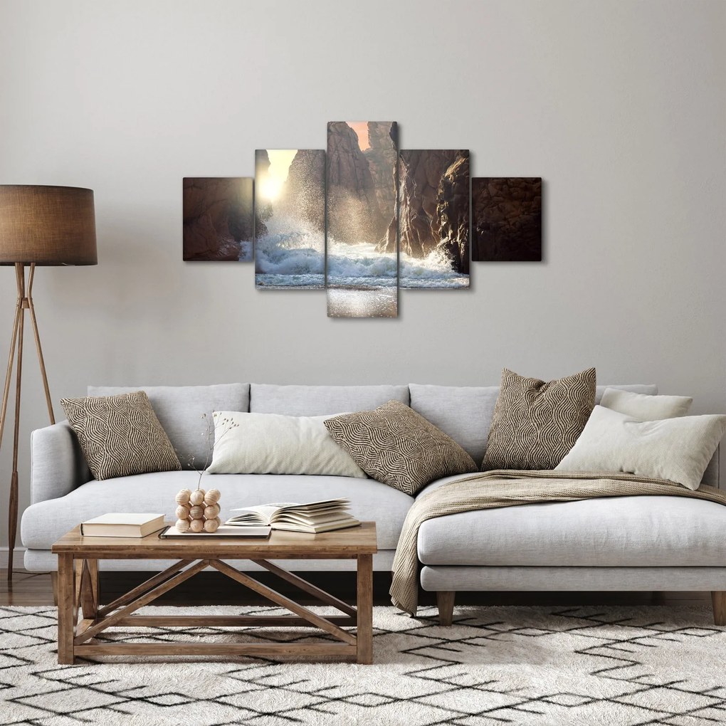 Obraz - Skały i fale oceanu (125x70 cm)