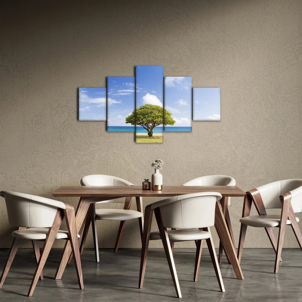 Obraz plaży z drzewem (125x70 cm)