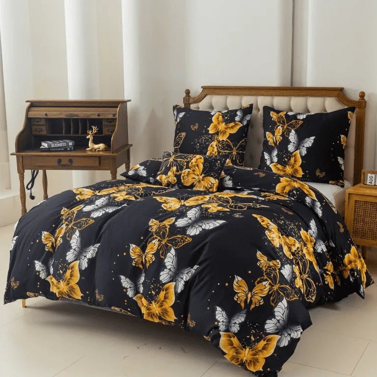 PrzytulneMieszkanie.pl PrzytulneMieszkanie.pl Pościel z mikrofibry GOLD BUTTERFLY czarna Rozmiar pościeli: 2 szt 70 x 90 cm | 200 x 220 cm