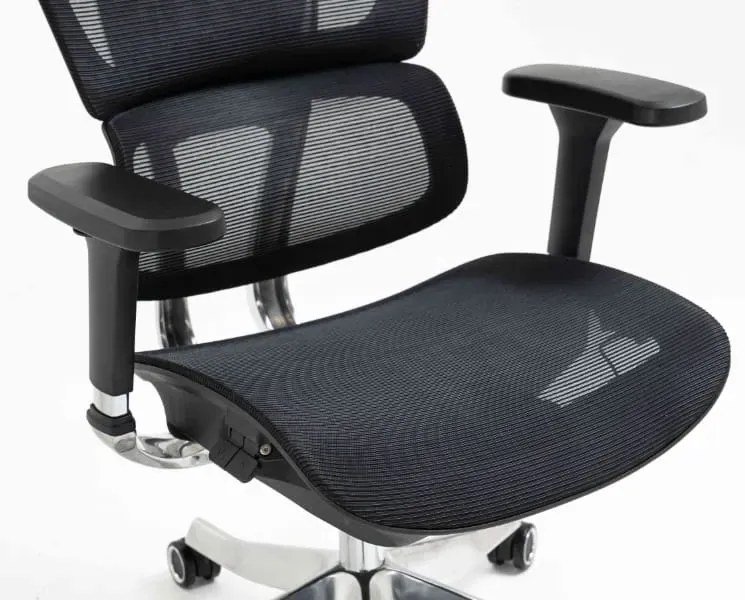 Fotel obrotowy WINNER LUX czarny SIGNAL