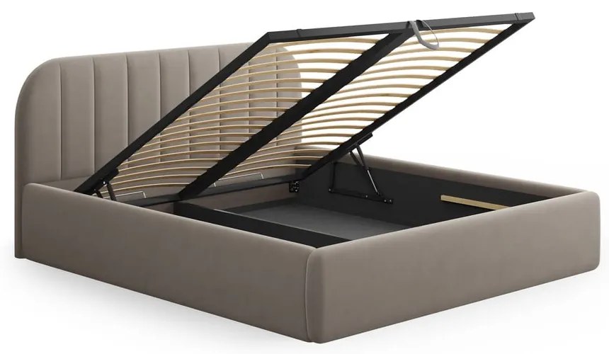 Jasnobrązowe tapicerowane łóżko dwuosobowe ze schowkiem ze stelażem 180x200 cm Juno – Windsor &amp; Co Sofas