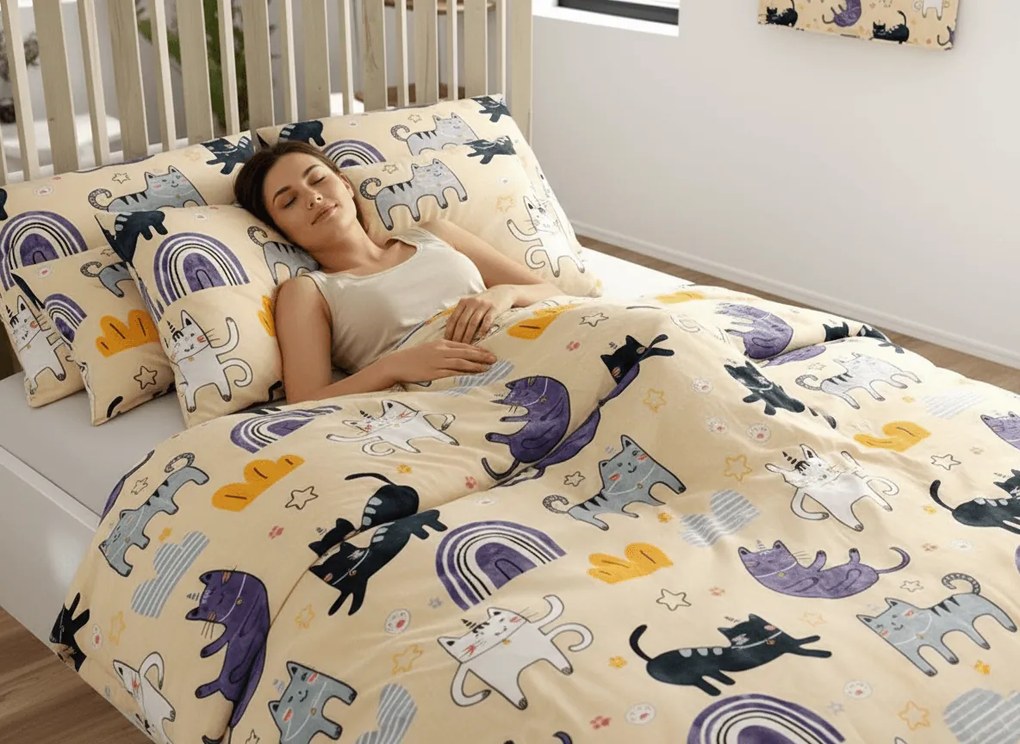 PrzytulneMieszkanie.pl PrzytulneMieszkanie.pl PrzytulneMieszkanie.pl Zestaw pościeli z mikropluszu PURRSLEEP beżowy + prześcieradło z mikropluszu SOFT 180x200 cm białe, podwójne łóżko