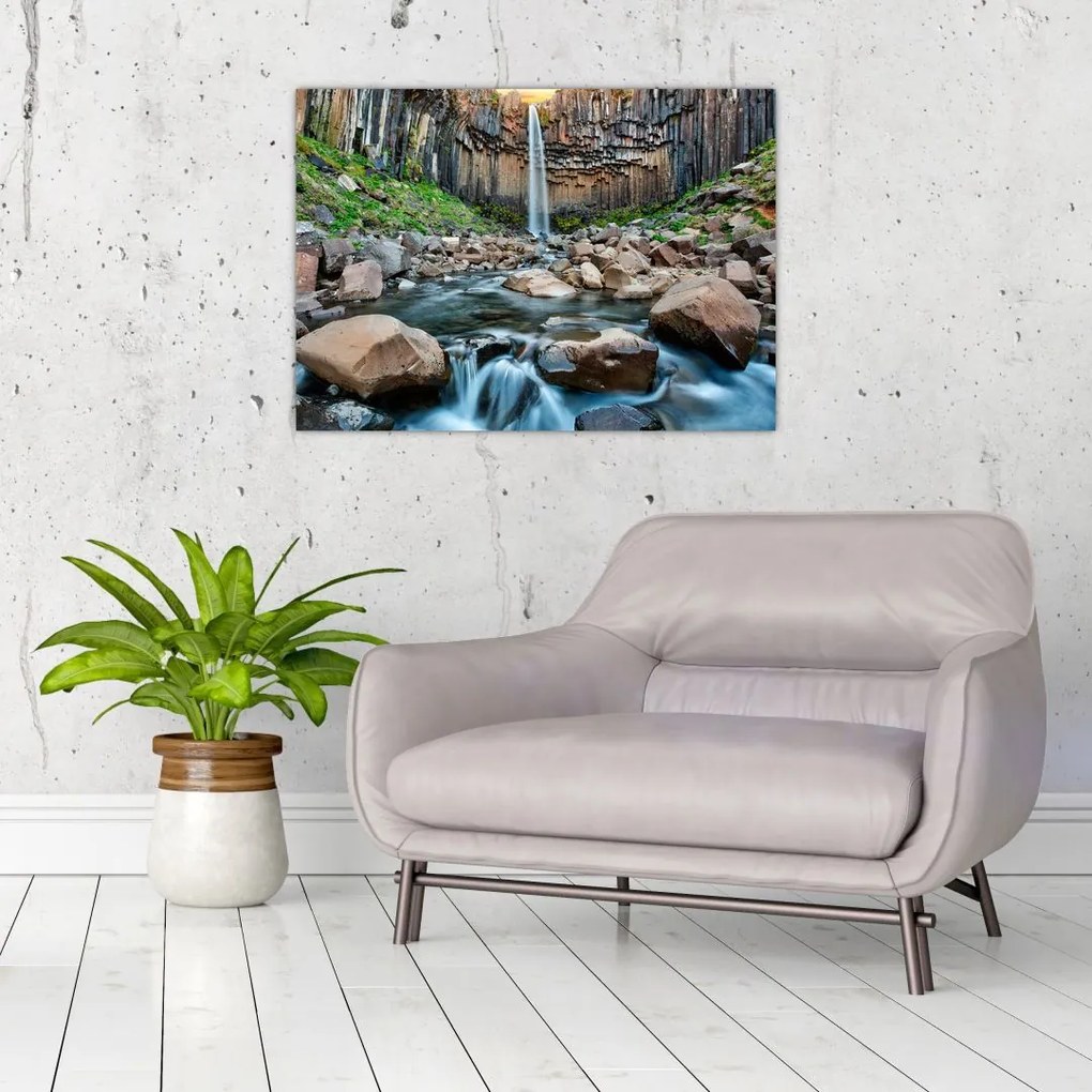 Obraz na szkle - Wodospad Svartifoss, Islandia (70x50 cm)