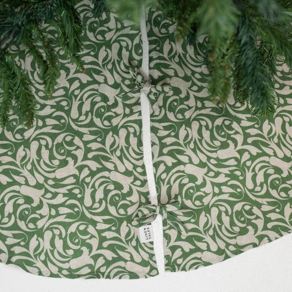 Zielony lniany okrągły dywan pod choinkę ø 125 cm Evergreen Damask – Linen Tales