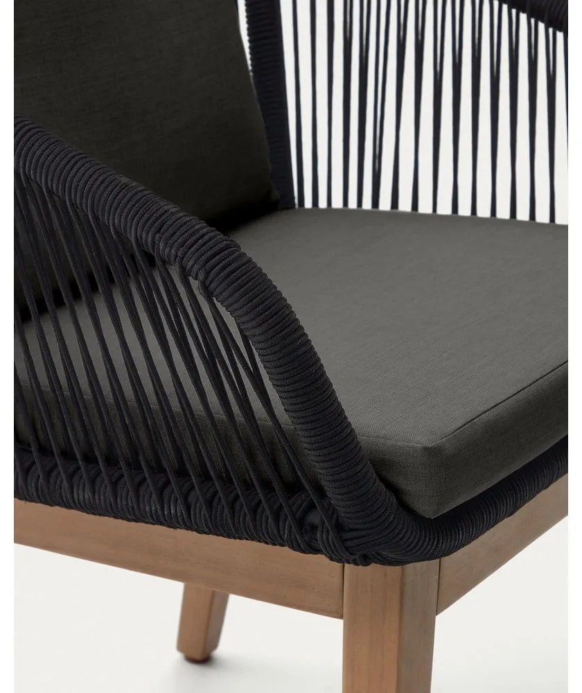 Czarny drewniany fotel ogrodowy Portalo – Kave Home