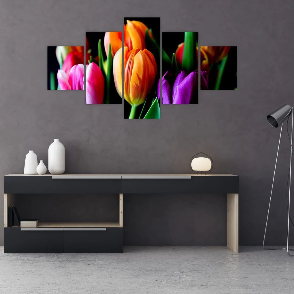 Obraz tulipanów na czarnym tle (125x70 cm)