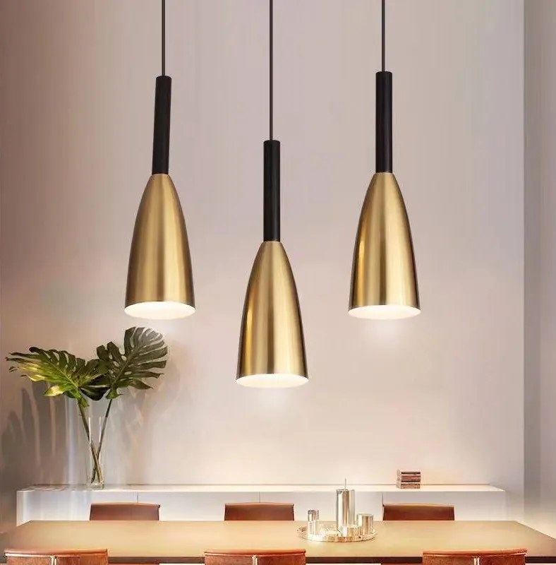 Lampa sufitowa metalowa z kloszem wiszącym AT27-3SZ-Złoto+Czarny