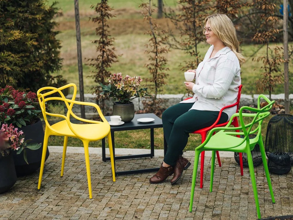 Zestaw 4 czerwonych plastikowych krzeseł KATO