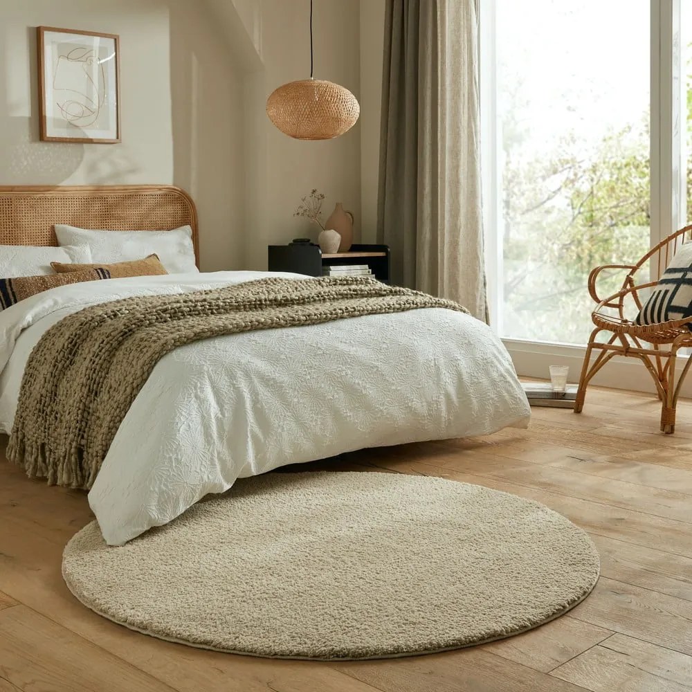 Beżowy okrągły dywan z włókien z recyklingu odpowiedni do prania 133x133 cm Fluffy – Flair Rugs