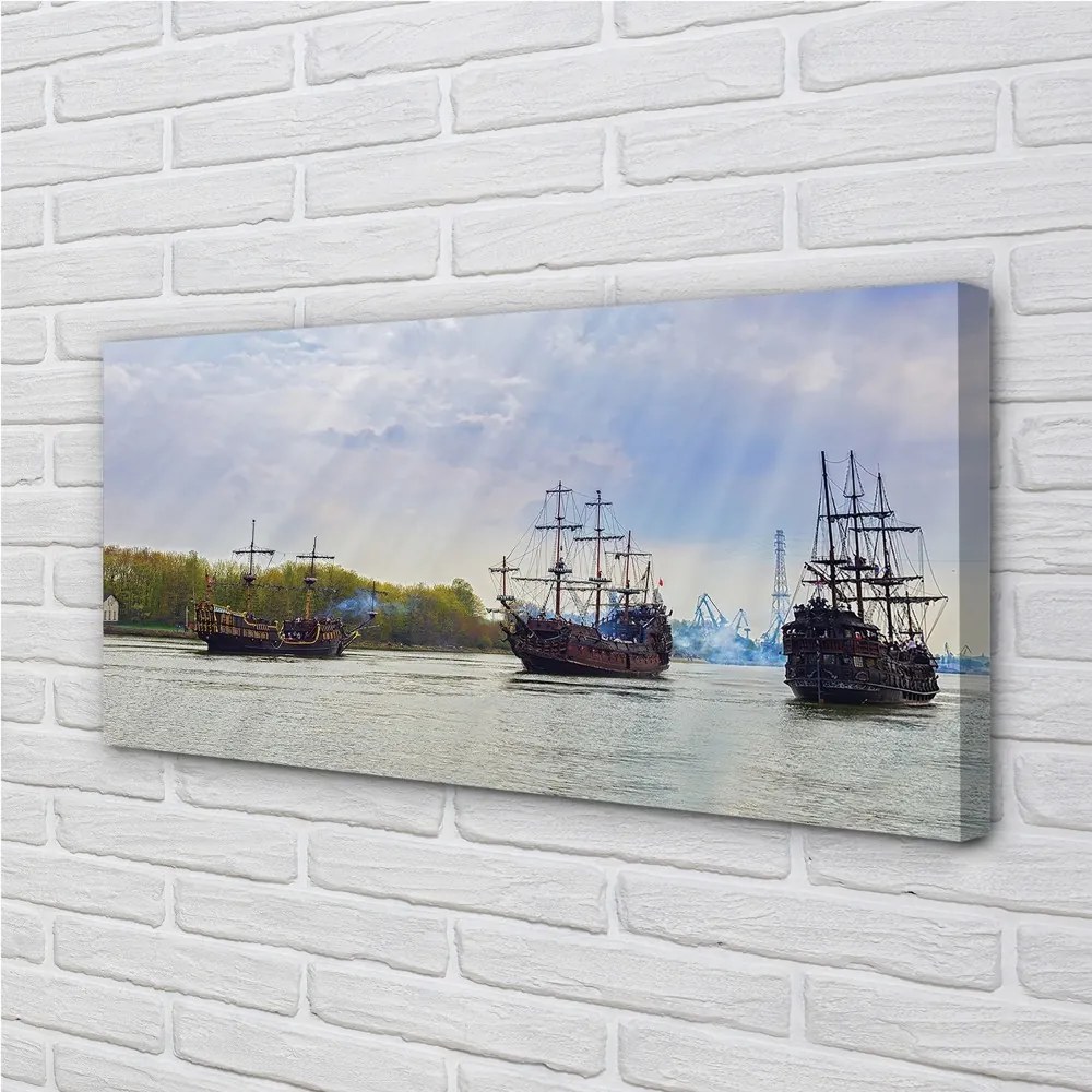 Obraz drukowany na płótnie Statki pod Błękitnym Niebem