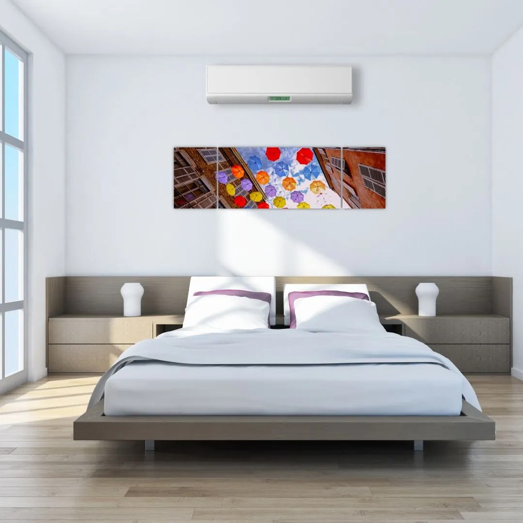 Obraz kolorowych parasoli (170x50 cm)