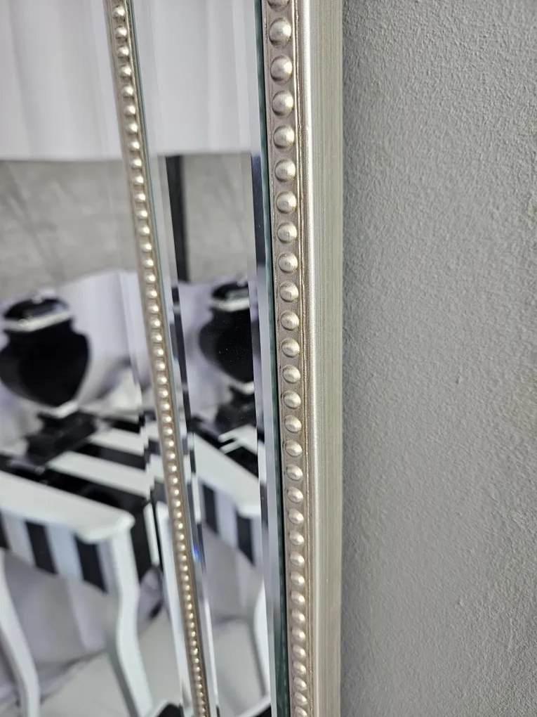 Lustro w lustrzanej ramie, szlifowane fazą 104x74cm