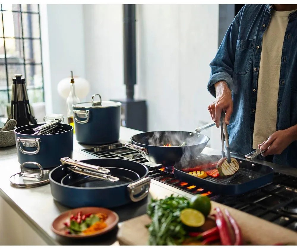 Garnki z pokrywką i powłoką ceramiczną odpowiednie na indukcję zestaw 3 szt. Space – Joseph Joseph