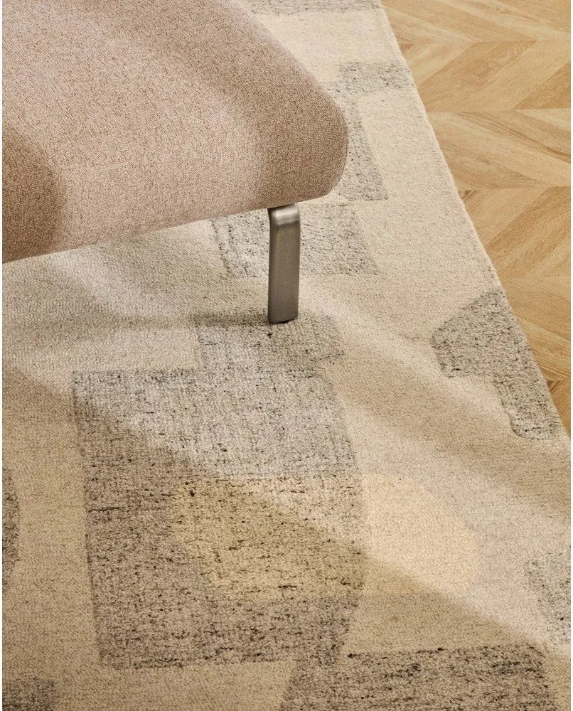 Jasnobrązowy podnóżek z tkaniny szenilowej Amsen – Kave Home