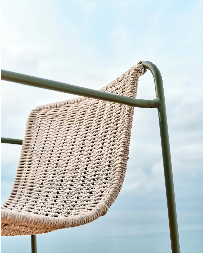 Szarozielone metalowe krzesło ogrodowe Maurina – Kave Home