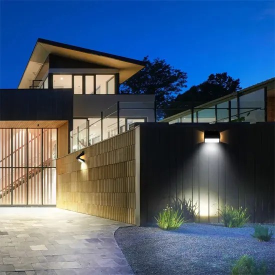 Nowoczesny czarny kinkiet solarny z czujką ruchu - 6.8W B0-N79