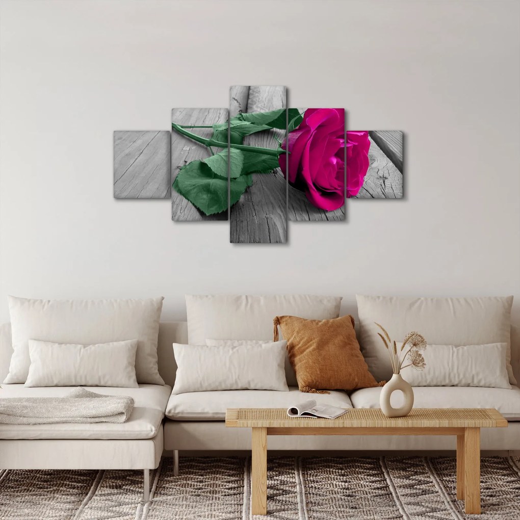 Obraz - Różowa róża z zieloną łodygą (125x70 cm)