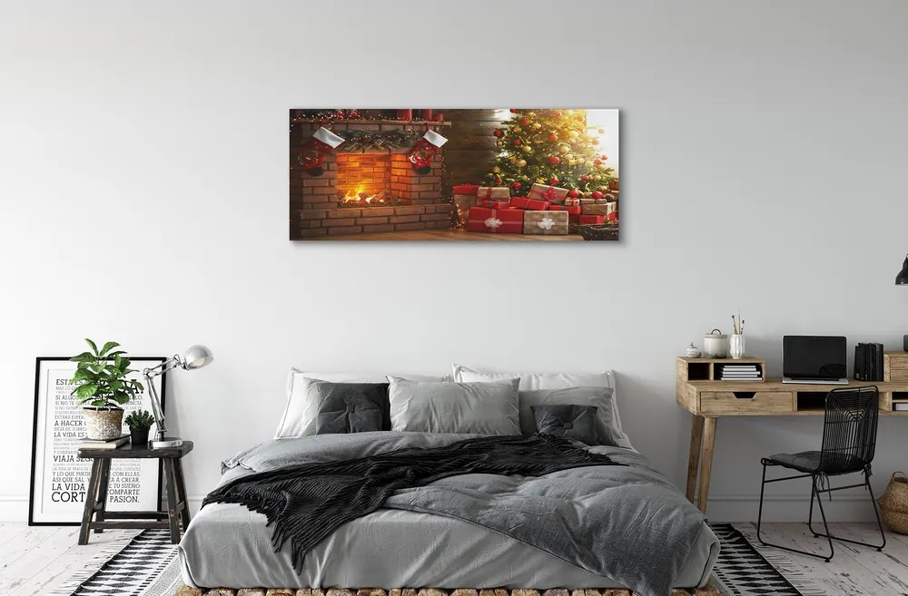 Obraz drukowany na płótnie Świąteczny Kominek z Choinką i Prezentami