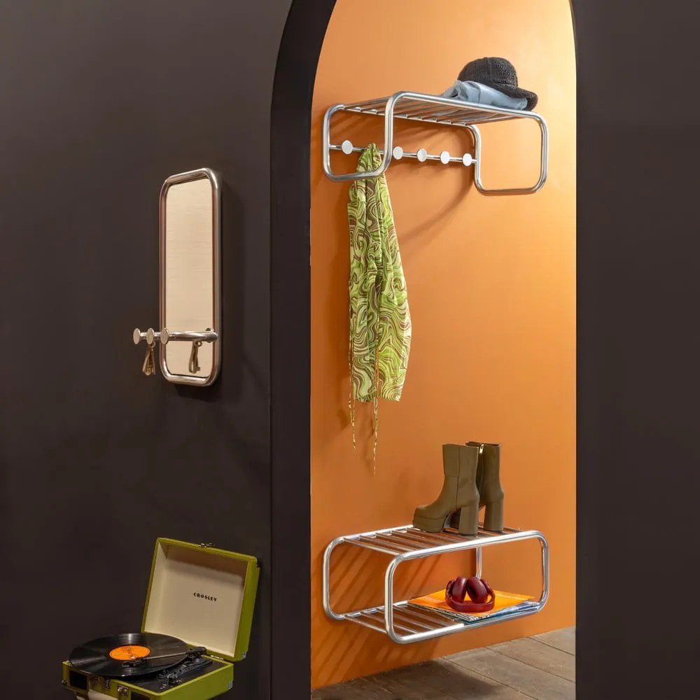 Metalowy wieszak ścienny w kolorze srebra z półką 72 cm Retro – Spinder Design