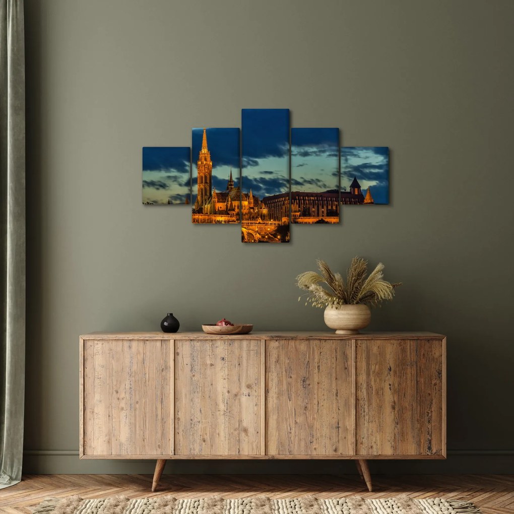 Obraz oświetlonego budynku (125x70 cm)