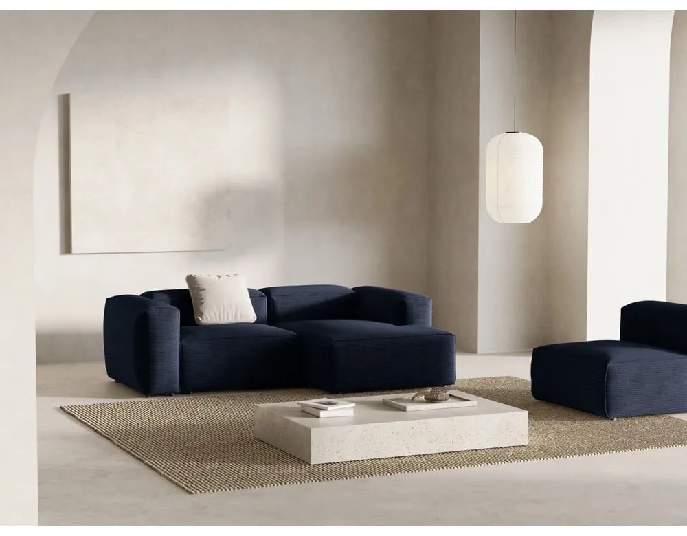 Ciemnoniebieski sztruksowy narożnik (prawostronny/z szezlongiem) Bergamo – Cosmopolitan Design