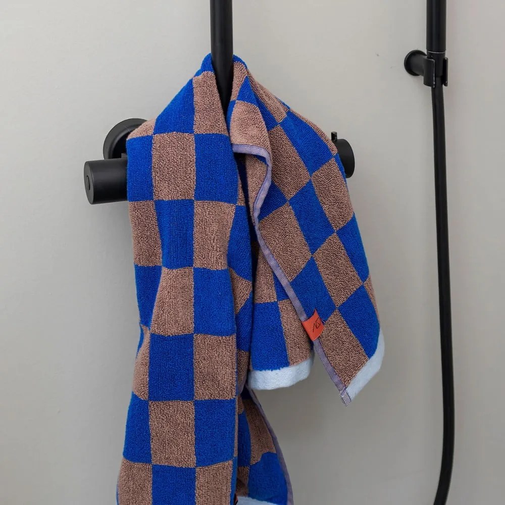 Niebiesko-brązowy ręcznik kąpielowy z bawełny organicznej 70x133 cm Retro – Mette Ditmer Denmark
