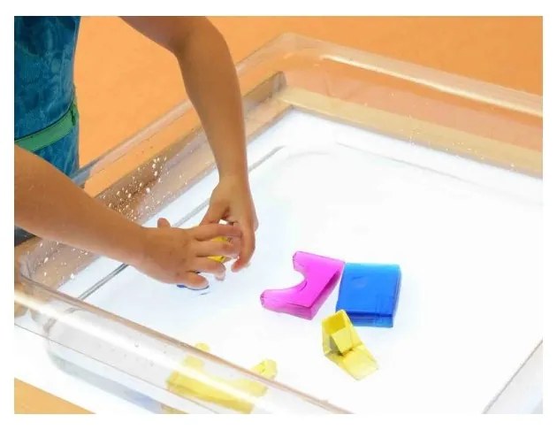 Masterkidz akrylowy pojemnik do zabawy wodą i piaskiem - kwadratowy