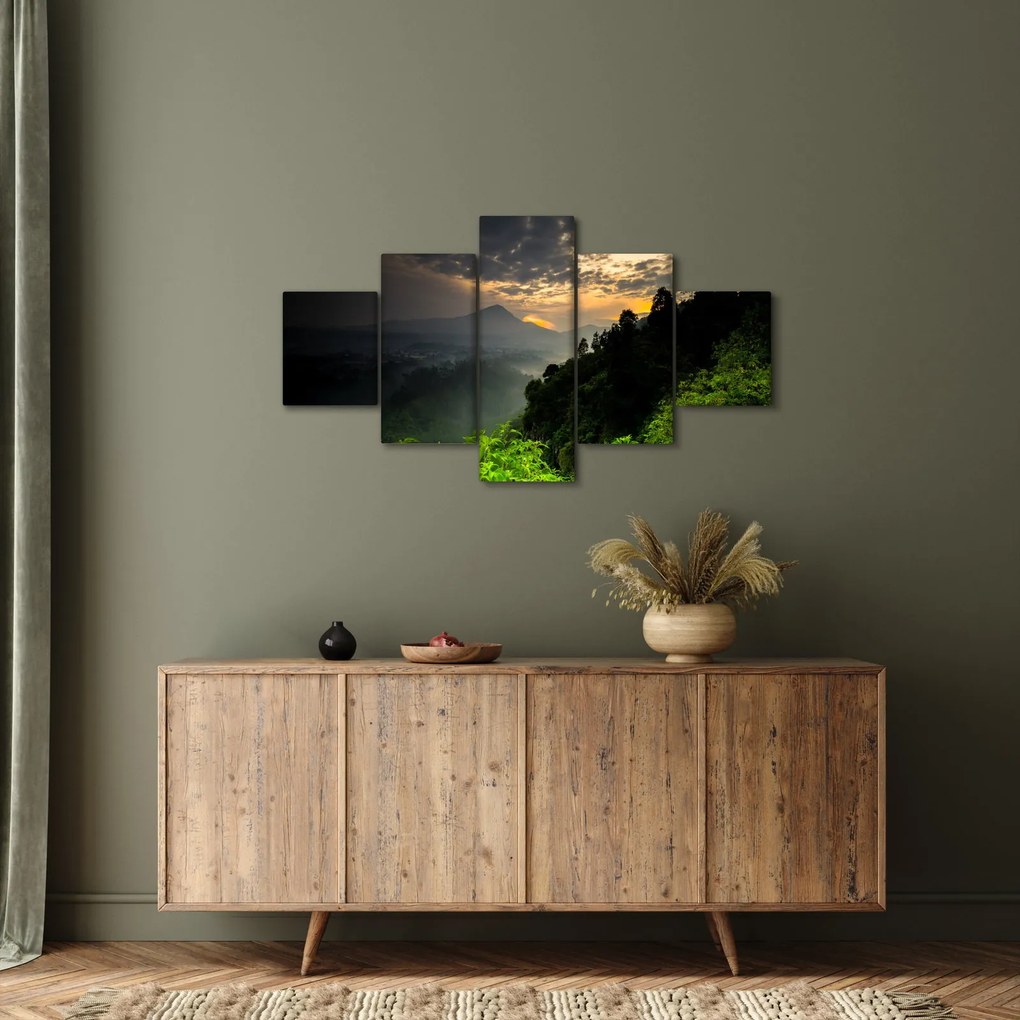 Obraz - zielony górski krajobraz (125x70 cm)