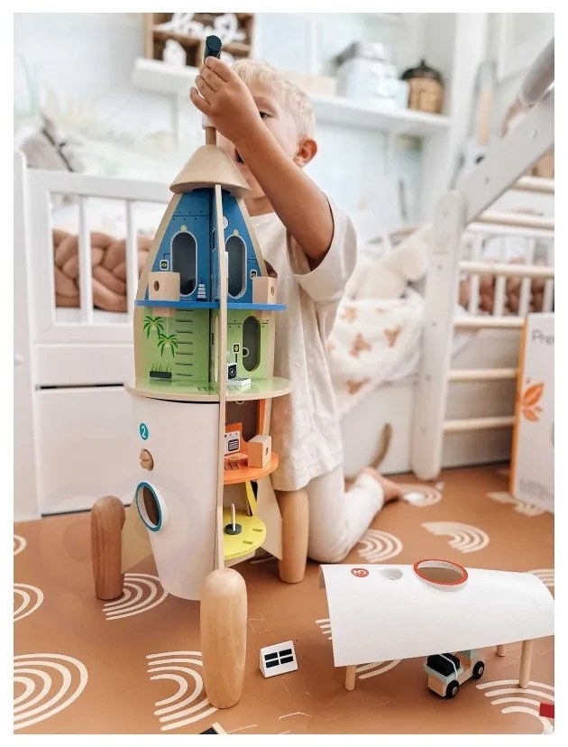 Classic world drewniana rakieta domek dla dzieci + figurki akc.