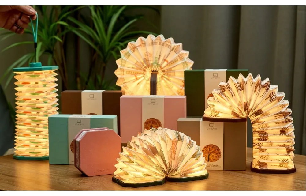 Ciemnobrązowa dekoracja świetlna na USB Velvet Accordion – Gingko